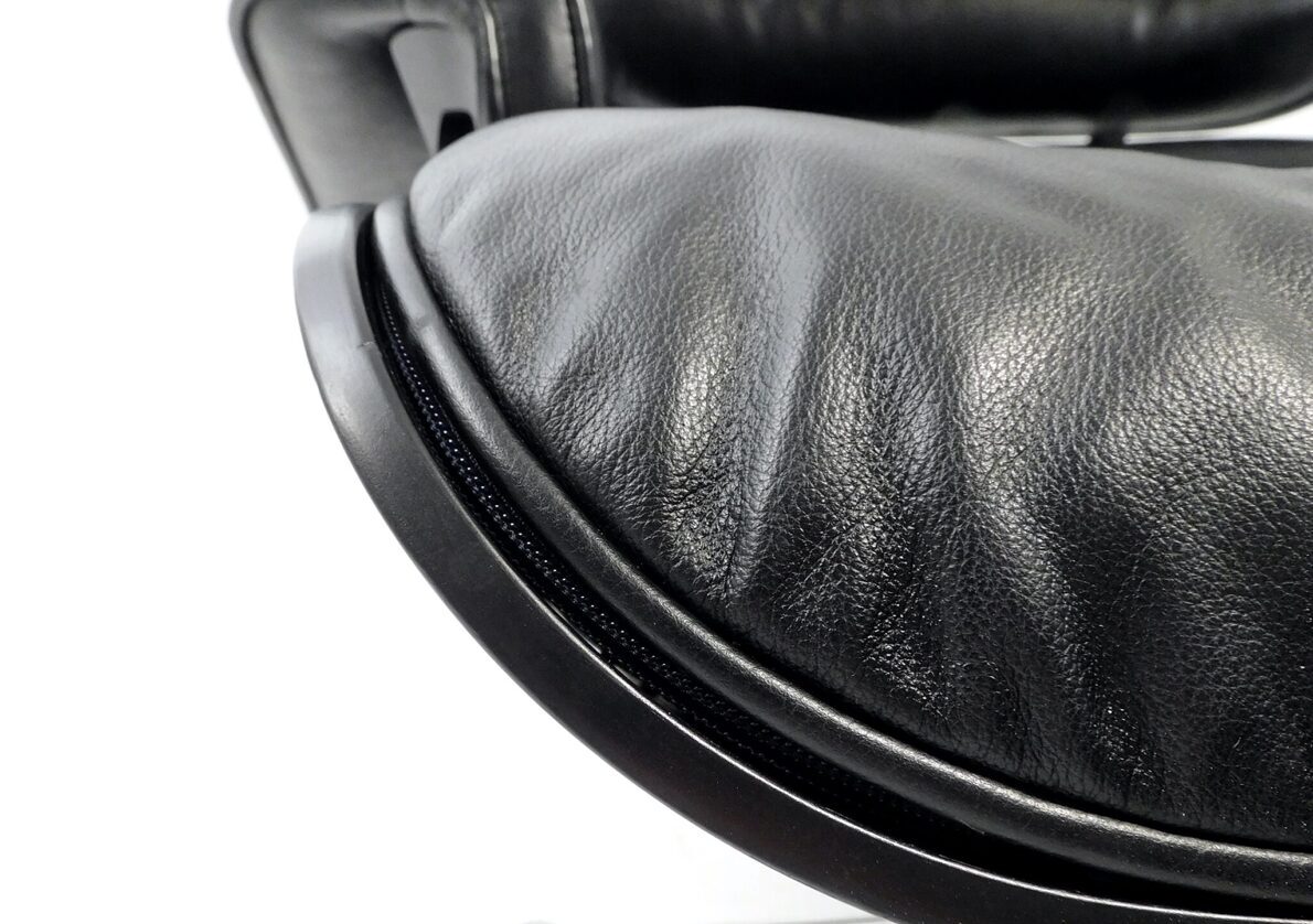 Artikelbild Black "Lounge Chair" - Ray und Charles Eames