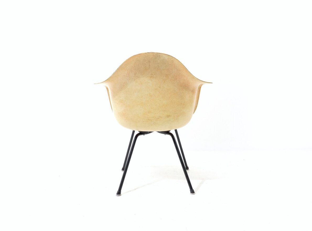 Artikelbild Fiberglass Armchair - Ray und Charles Eames