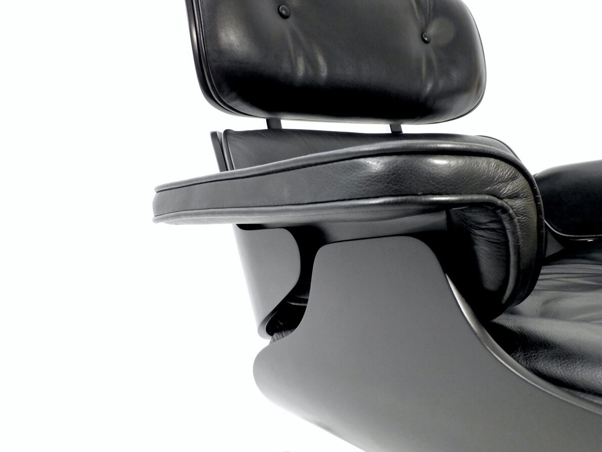 Artikelbild Black "Lounge Chair" - Ray und Charles Eames