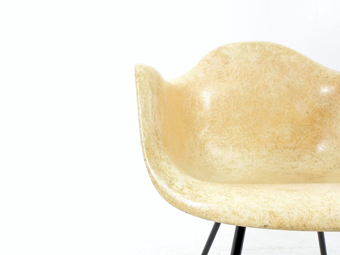 Artikelbild Fiberglass Armchair - Ray und Charles Eames