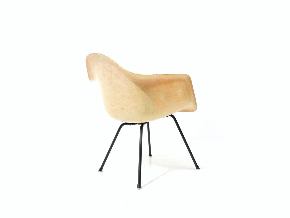 Artikelbild Fiberglass Armchair - Ray und Charles Eames