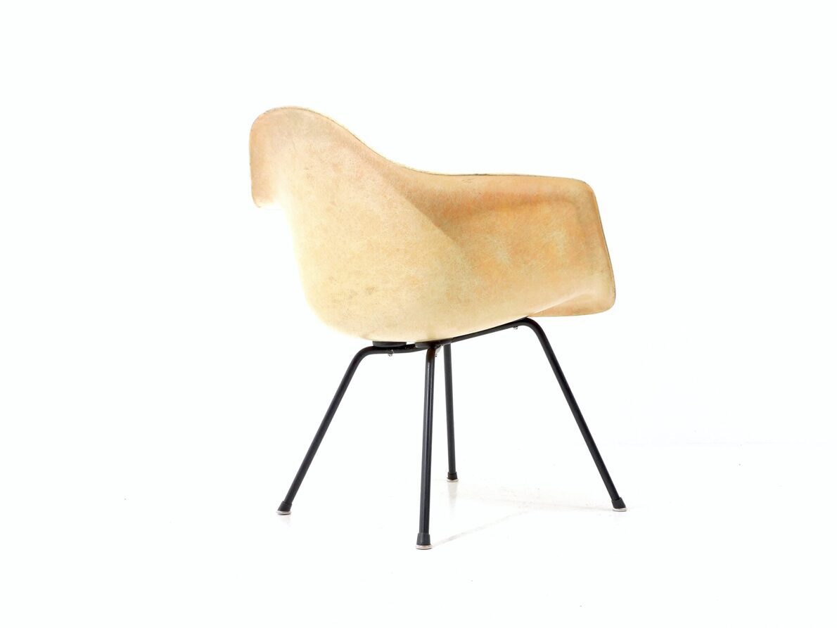 Artikelbild Fiberglass Armchair - Ray und Charles Eames